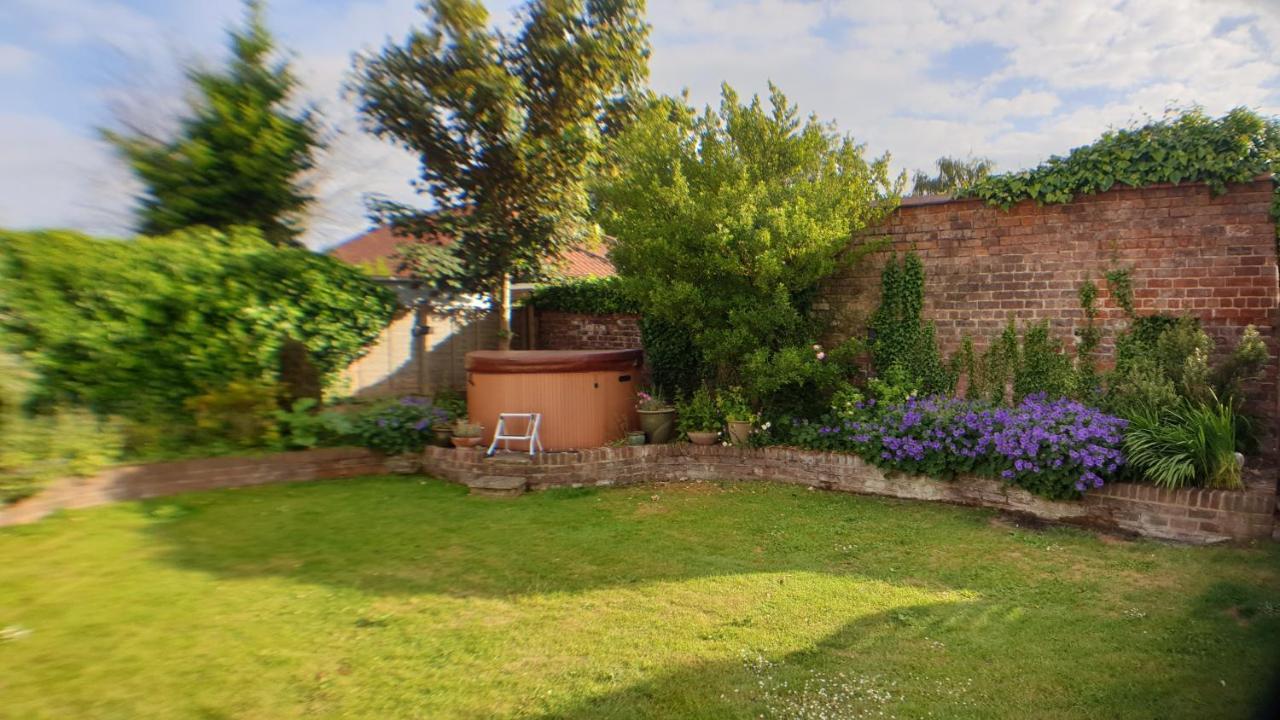 Holly Cottage, Hidden Gem In The Yorkshire Wolds Welton  Bagian luar foto